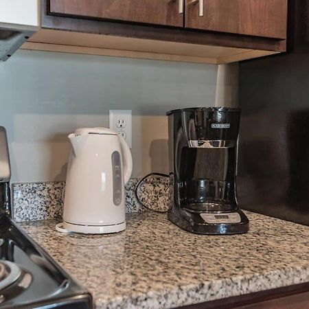 Spacious 2Br Suite Plus Patio Near Iowa State Эймс Экстерьер фото