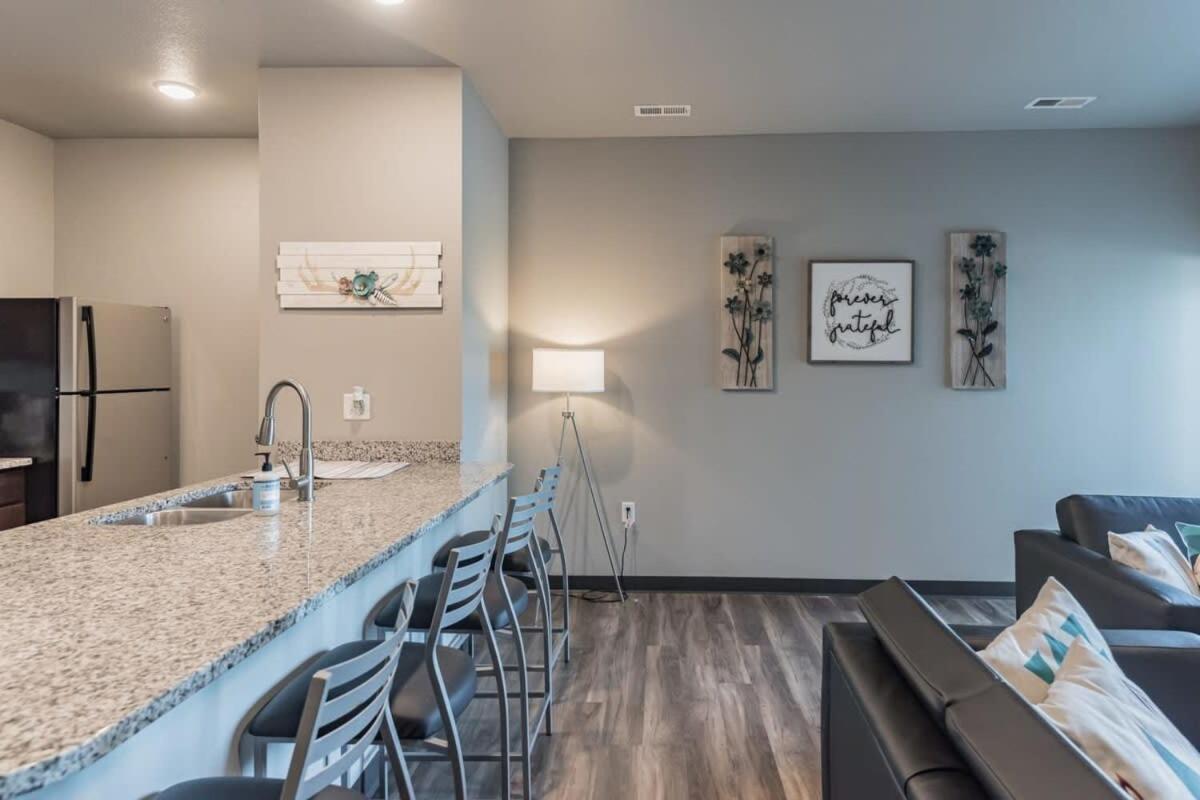 Spacious 2Br Suite Plus Patio Near Iowa State Эймс Экстерьер фото