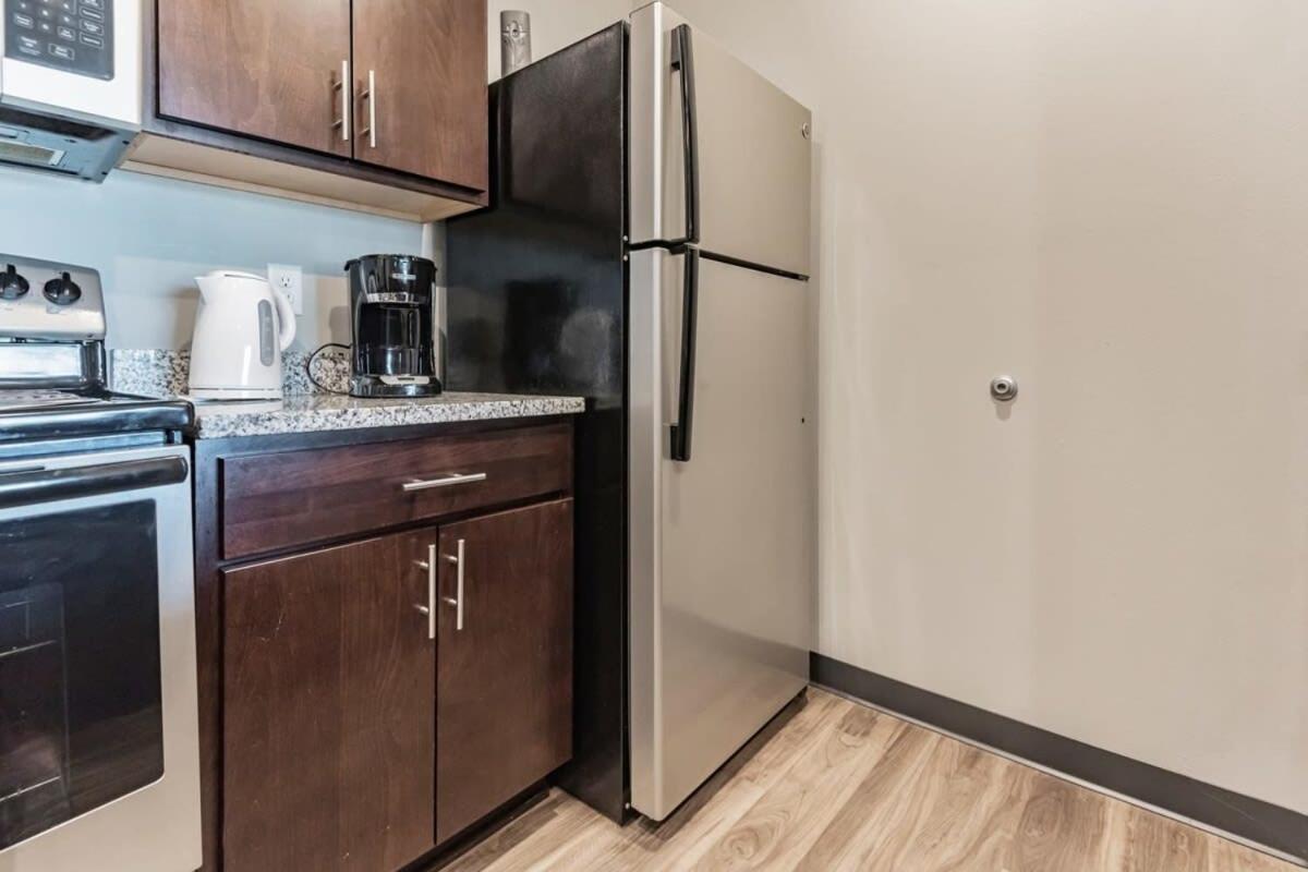 Spacious 2Br Suite Plus Patio Near Iowa State Эймс Экстерьер фото