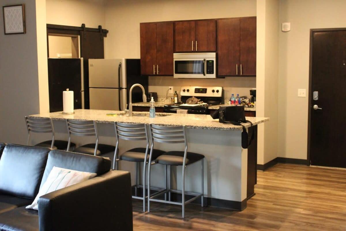 Spacious 2Br Suite Plus Patio Near Iowa State Эймс Экстерьер фото