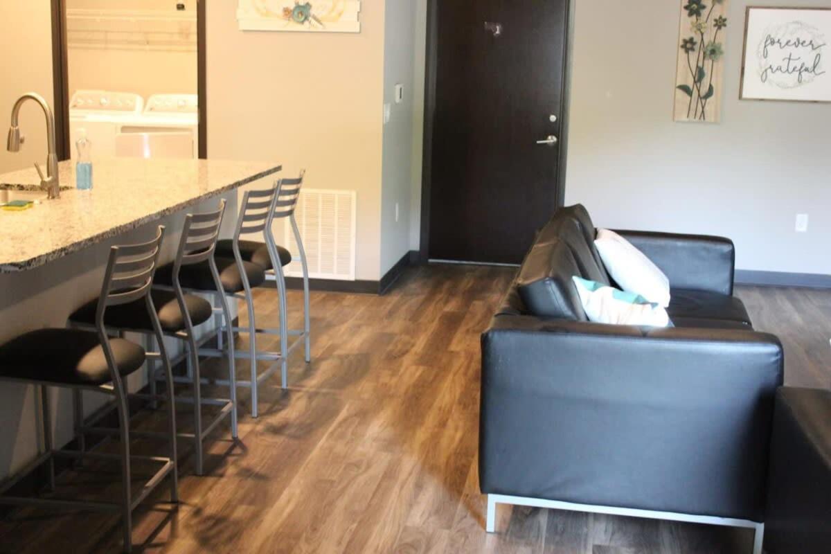 Spacious 2Br Suite Plus Patio Near Iowa State Эймс Экстерьер фото