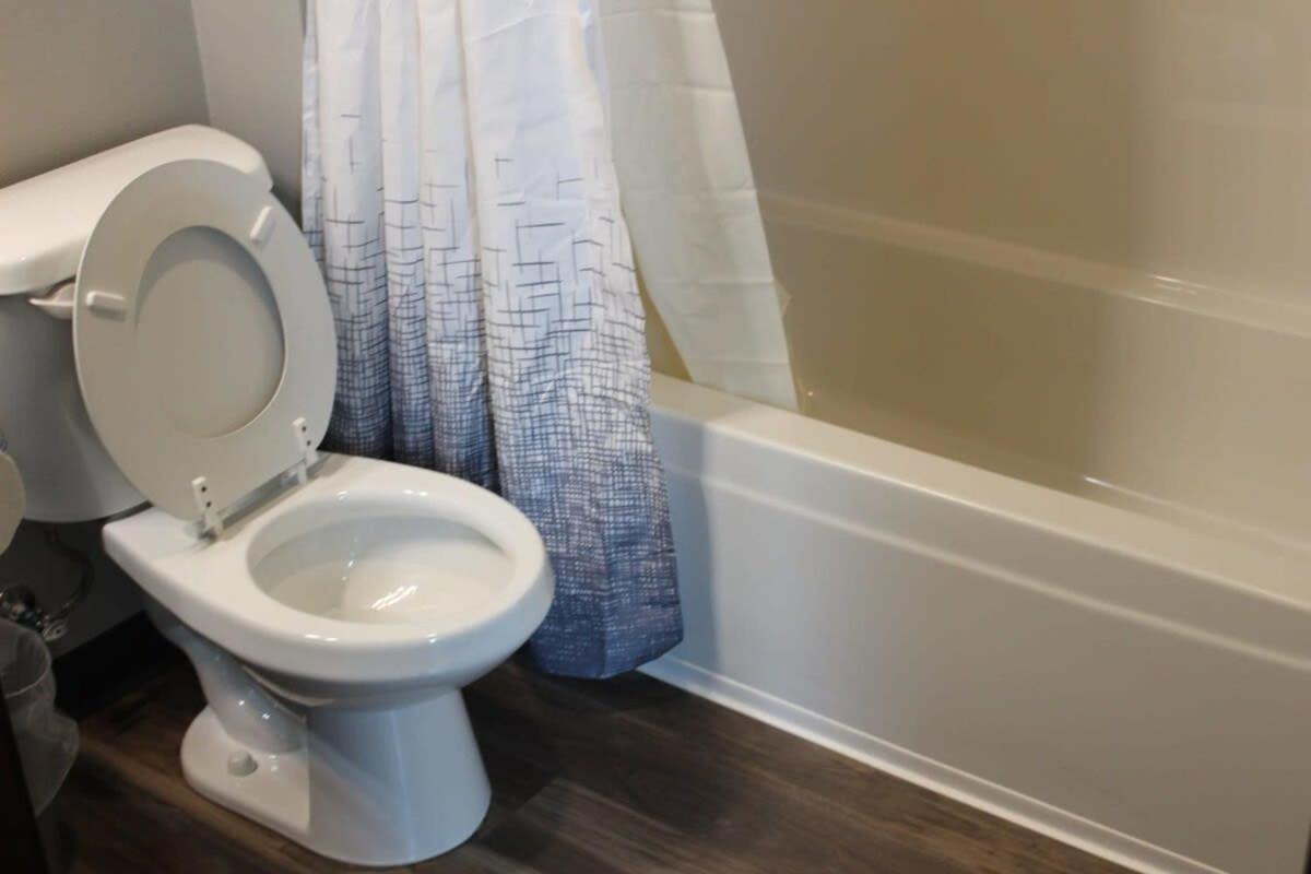 Spacious 2Br Suite Plus Patio Near Iowa State Эймс Экстерьер фото