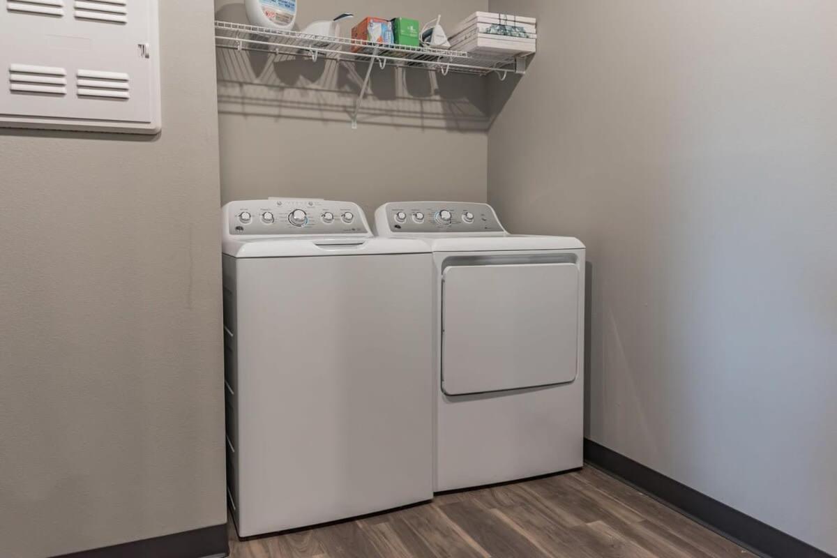 Spacious 2Br Suite Plus Patio Near Iowa State Эймс Экстерьер фото